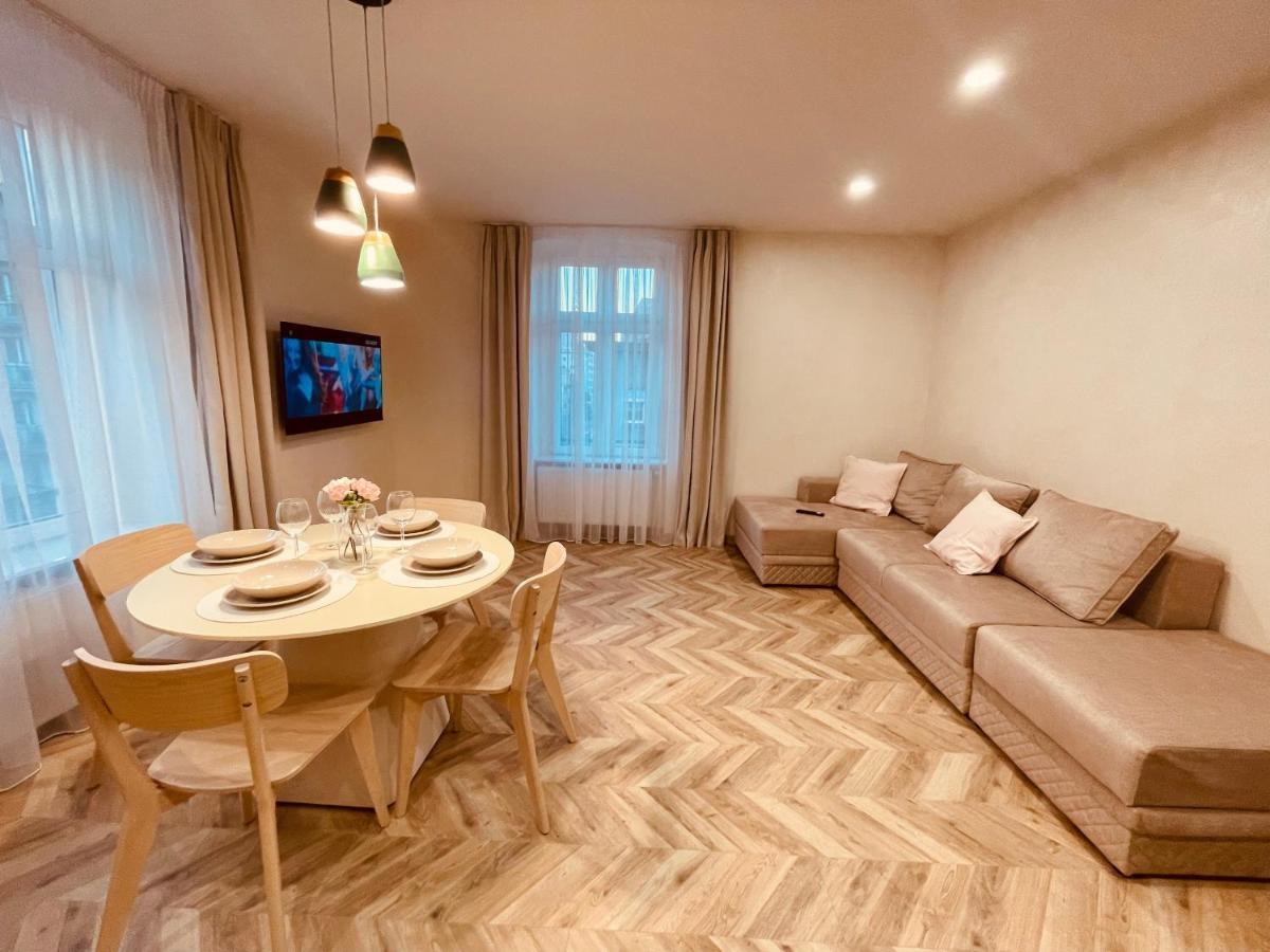 Kobiela Apartments Family Delux Ktw City Center คาโตวีตเซ ภายนอก รูปภาพ