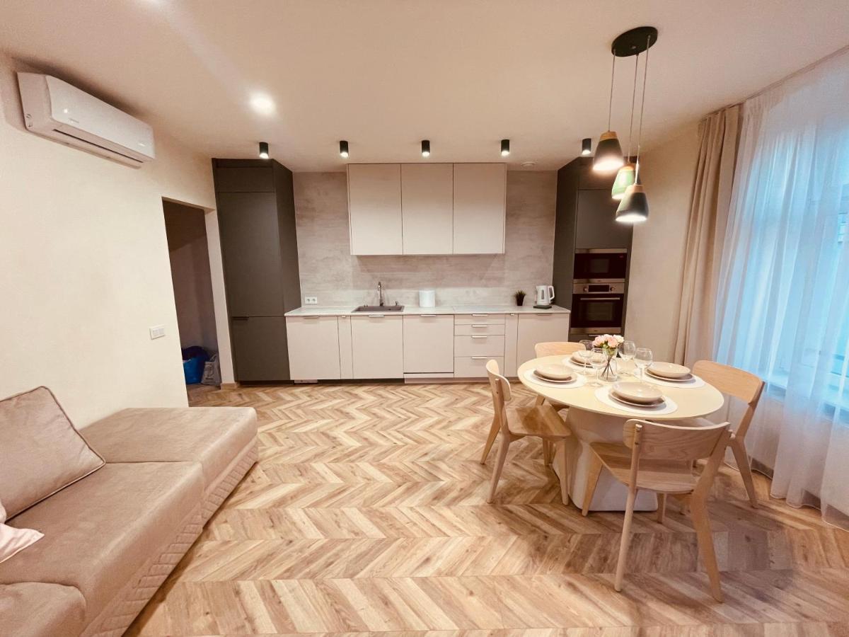 Kobiela Apartments Family Delux Ktw City Center คาโตวีตเซ ภายนอก รูปภาพ